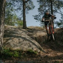 Suunto Suunto 9 Peak Pro Forest Green Vert -Suunto main SS050828000 8 Suunto 9 Peak Pro ForestGreen lifestyle 2000px 95ee